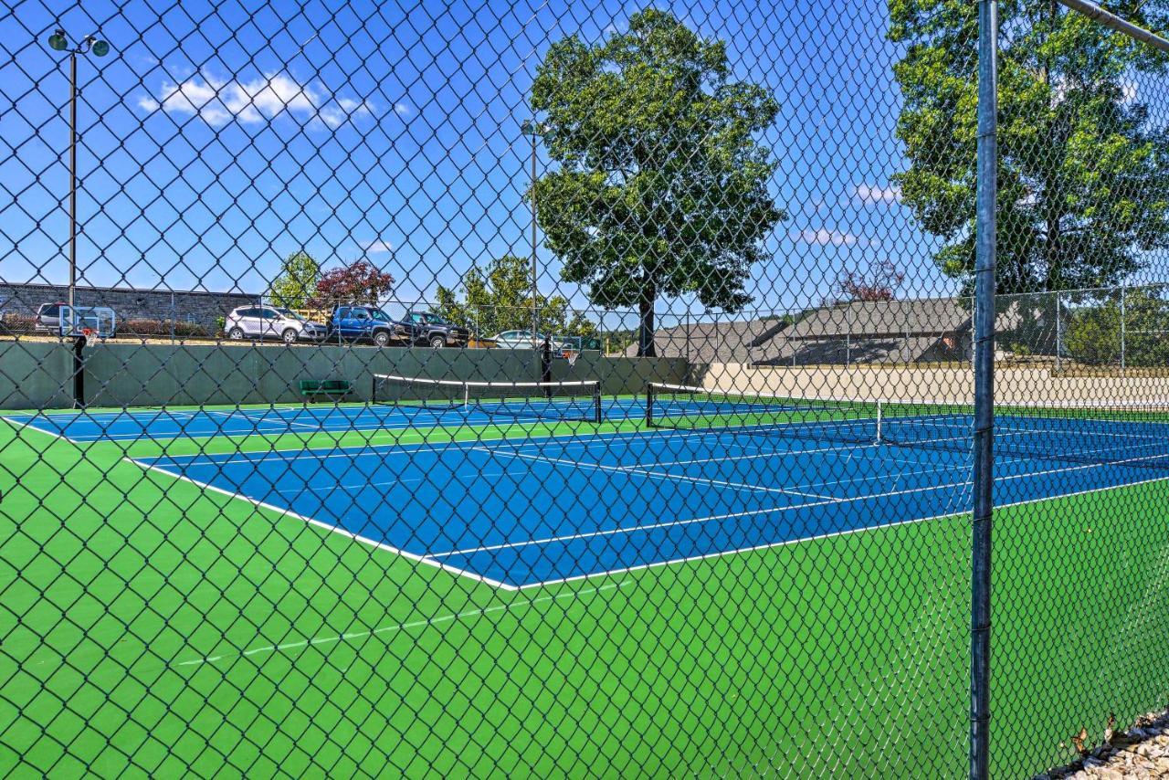 Appartamento Pet-Friendly Branson Retreat With Pool And Golf Access Esterno foto