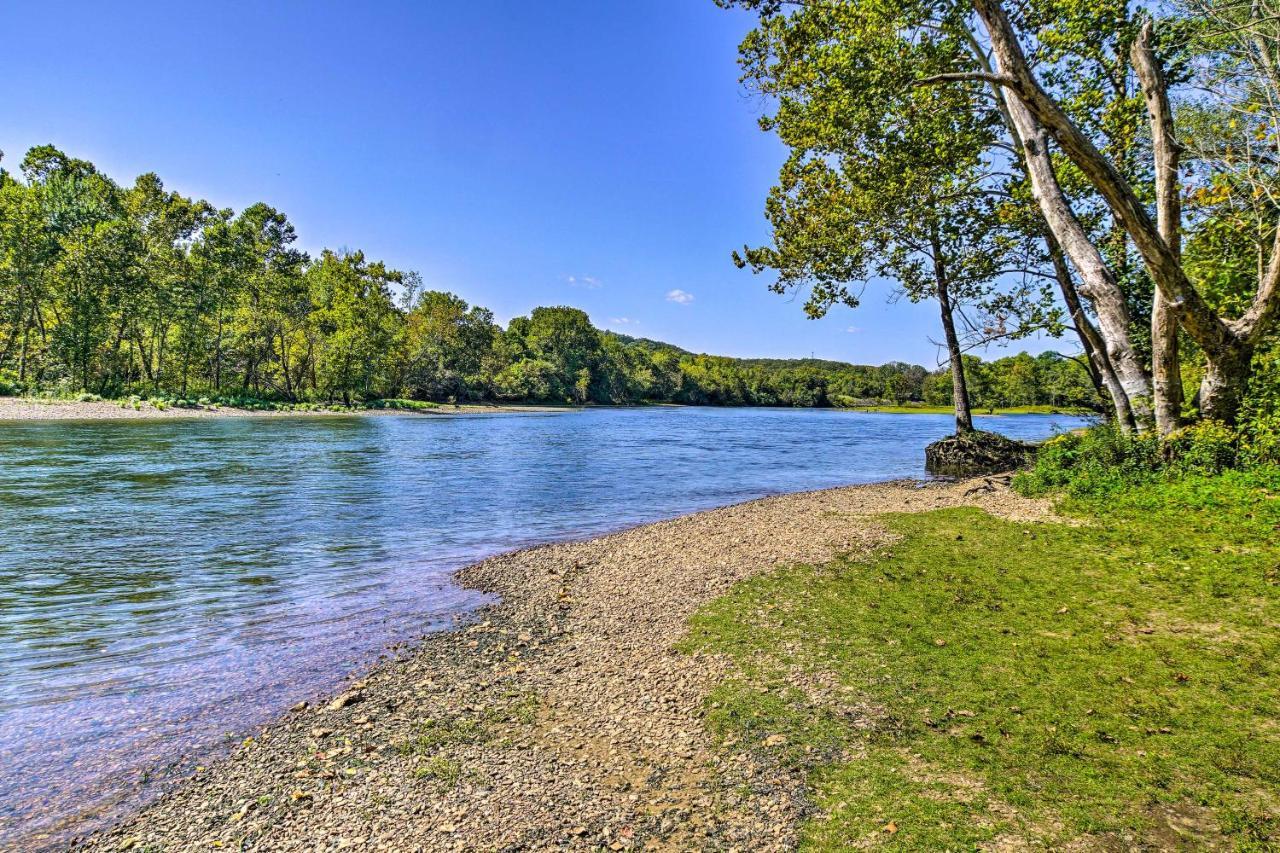 Appartamento Pet-Friendly Branson Retreat With Pool And Golf Access Esterno foto