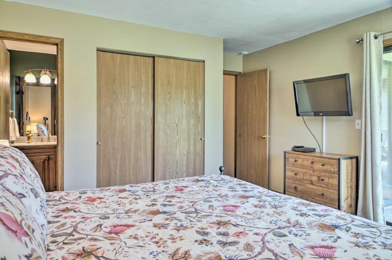 Appartamento Pet-Friendly Branson Retreat With Pool And Golf Access Esterno foto
